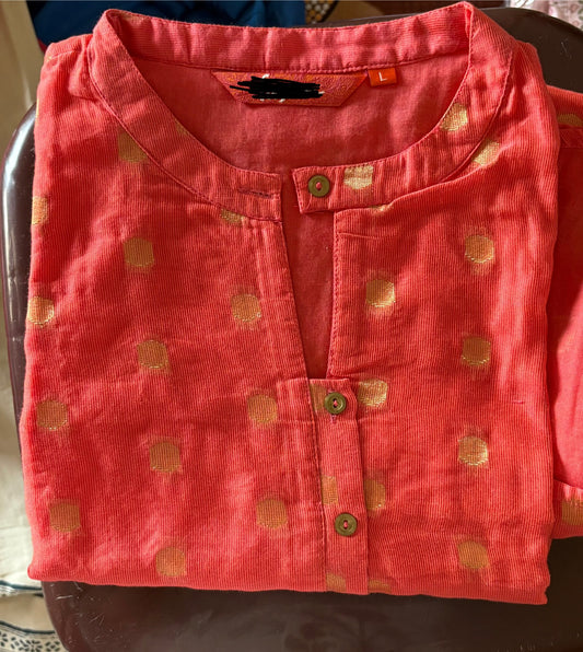 Cotton zari buttoned peach sleeveless kurti