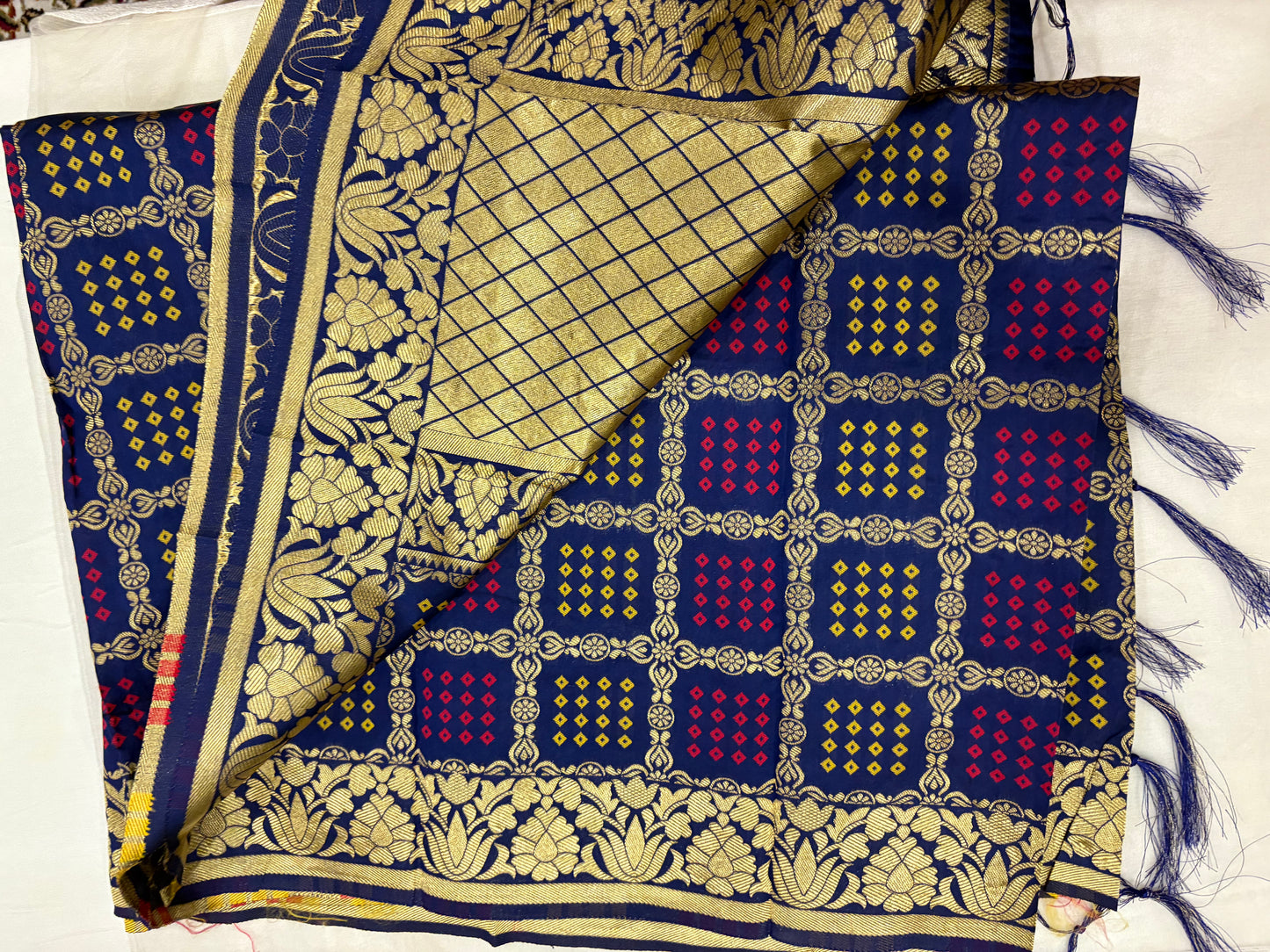 Cotton silk full Banarasi print 2.25m wide dupatta pink