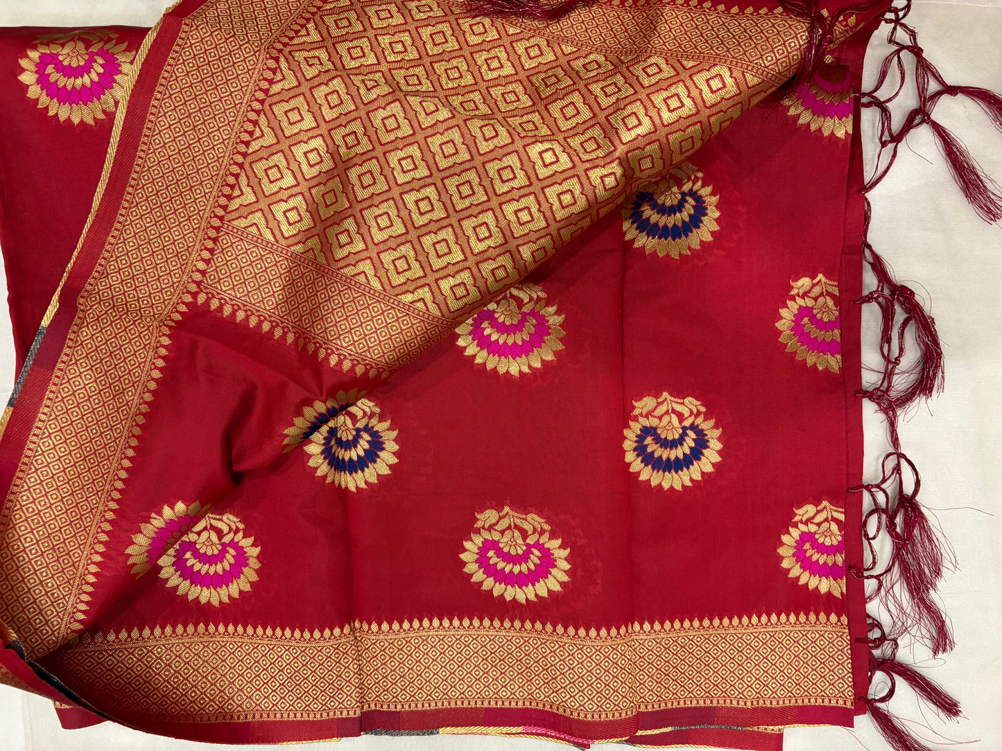 Cotton silk full Banarasi print 2.25m wide dupatta pink